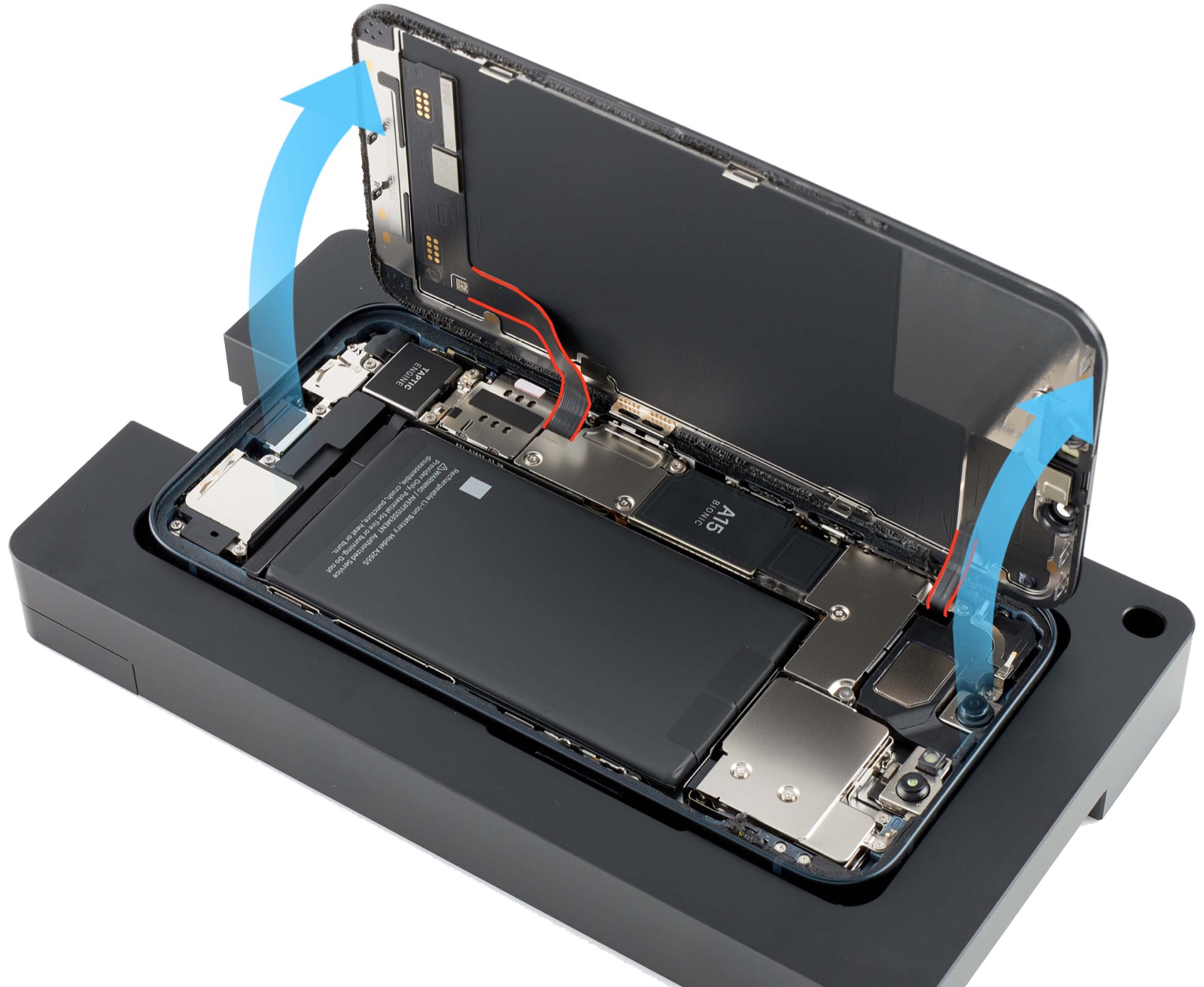 iPhone ekran kaldırma adımı: ekran menteşe gibi açılıyor, altında batarya, anakart ve Taptic Engine görünüyor.